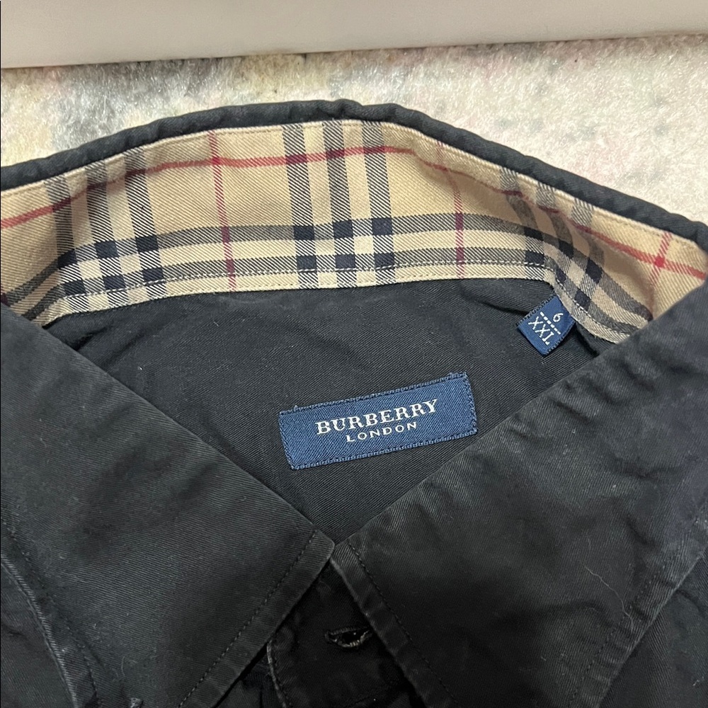 Burberry Black Lightweight Shirt Jacket with Vintage Check Trim - Picture 2 of 3
